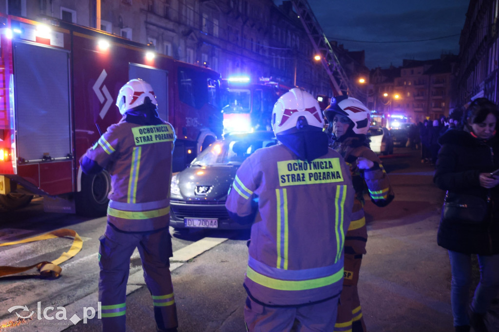 Pożar na poddaszu kamienicy przy Dmowskiego