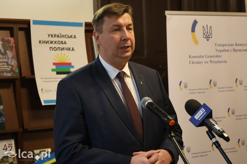 Ukraińska półka z książkami już dostępna w LBP