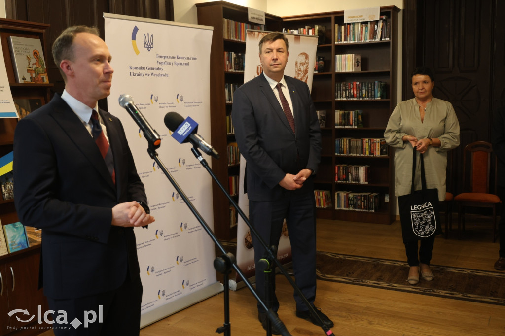 Ukraińska półka z książkami już dostępna w LBP
