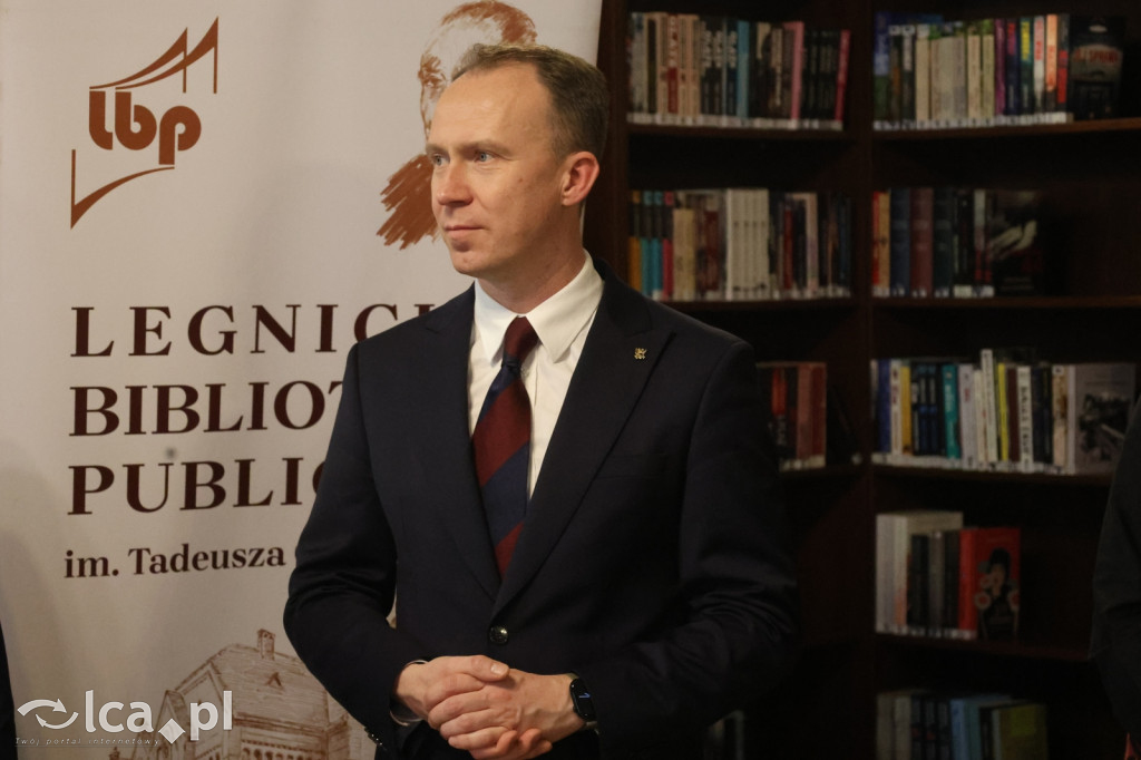 Ukraińska półka z książkami już dostępna w LBP