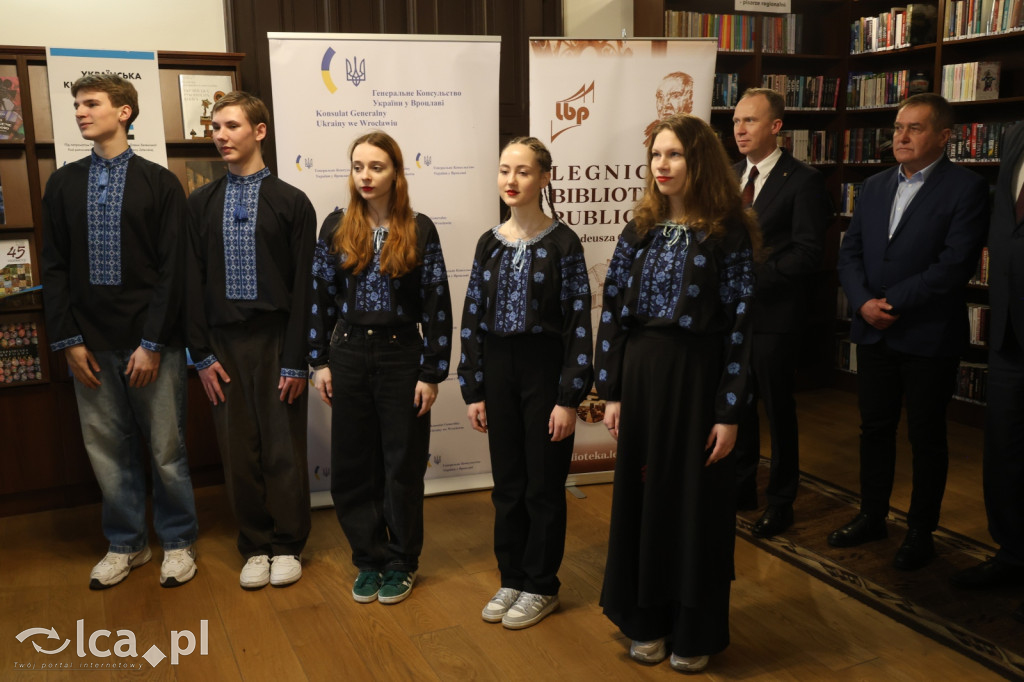 Ukraińska półka z książkami już dostępna w LBP
