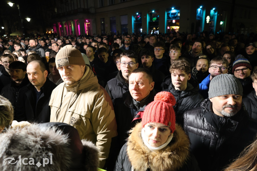 Sławomir Mentzen na wiecu – tłumy na rynku