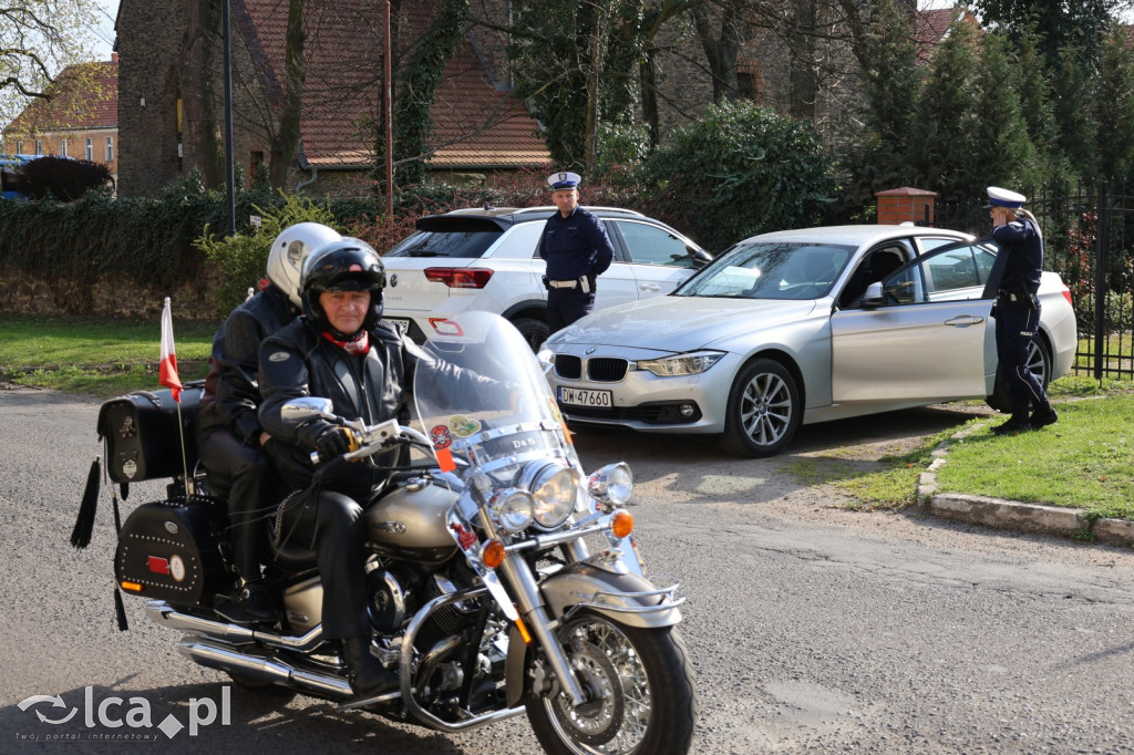 Parada motocykli i wozów strażackich