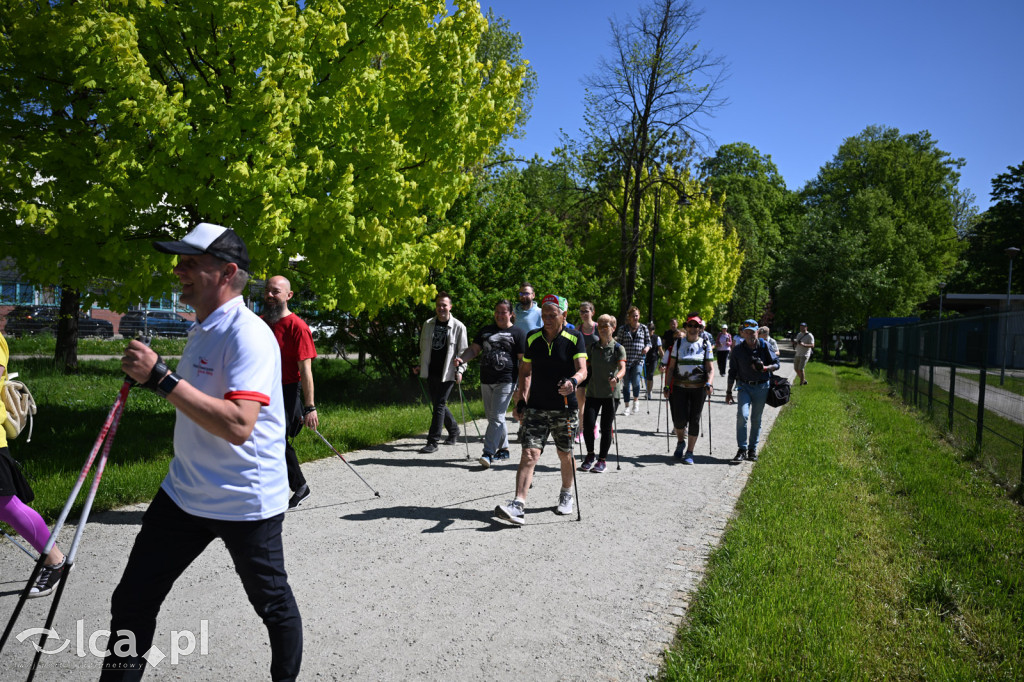 Z kijkami i Drapikami ruszyli przez park