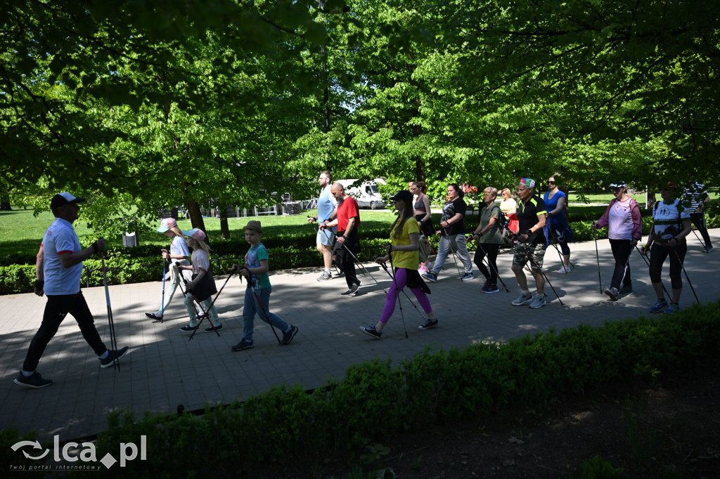 Z kijkami i Drapikami ruszyli przez park