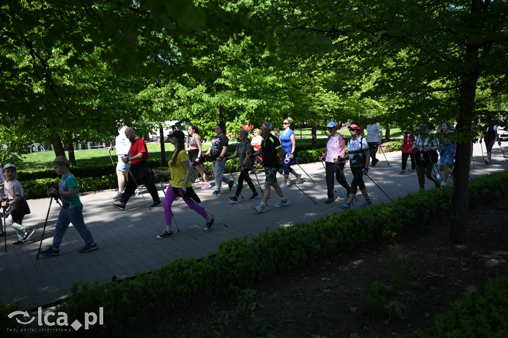 Z kijkami i Drapikami ruszyli przez park
