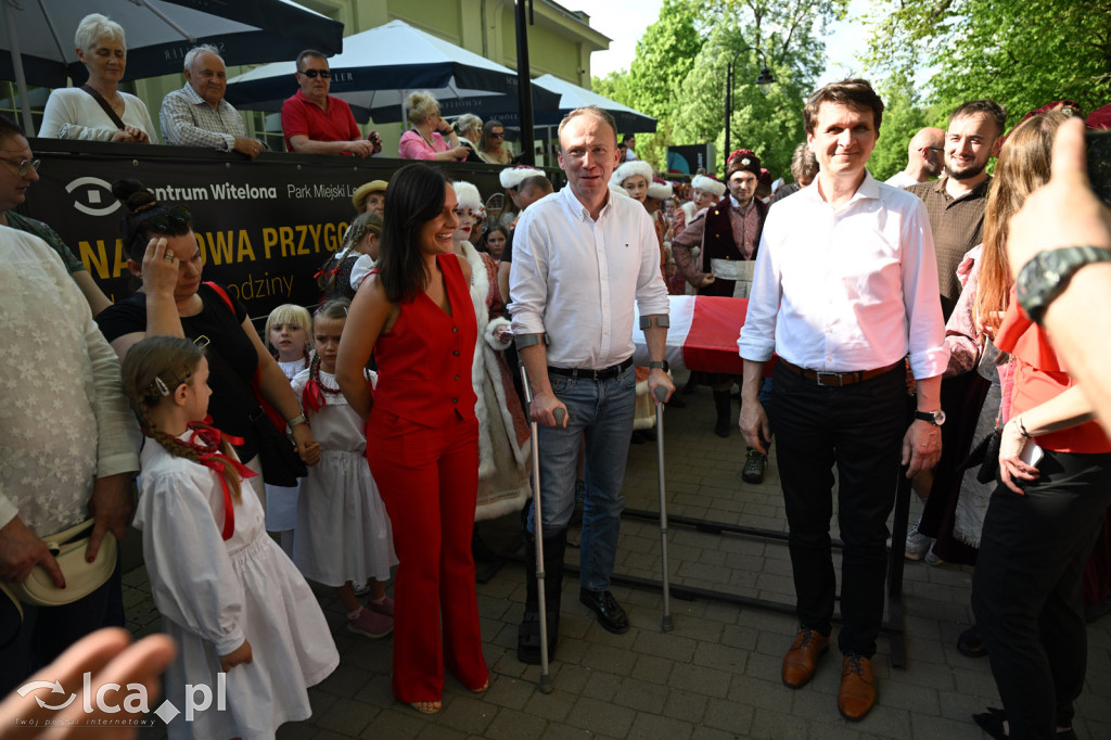 Uczcili Dzień Flagi, niosąc biało - czerwoną