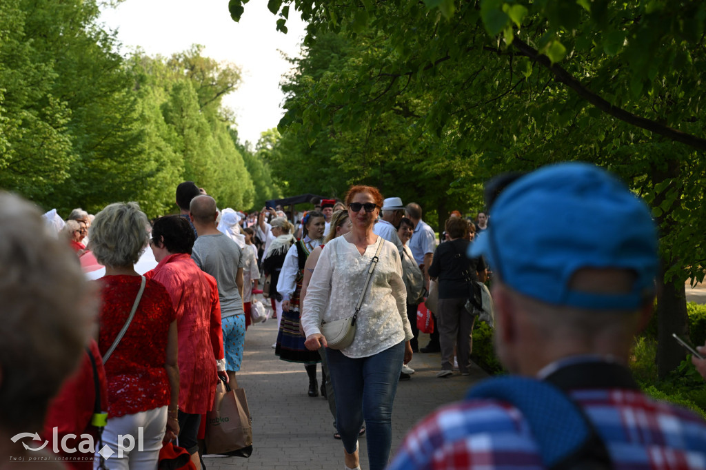 Uczcili Dzień Flagi, niosąc biało - czerwoną