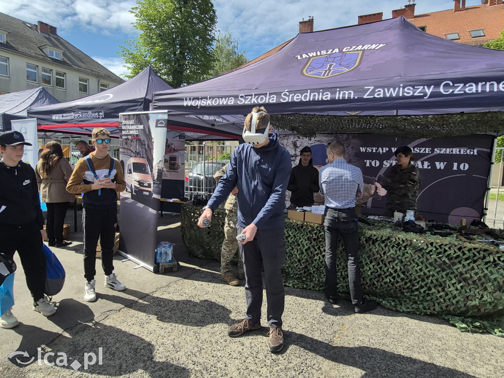Wielkie ciężarówki i nowoczesny sprzęt