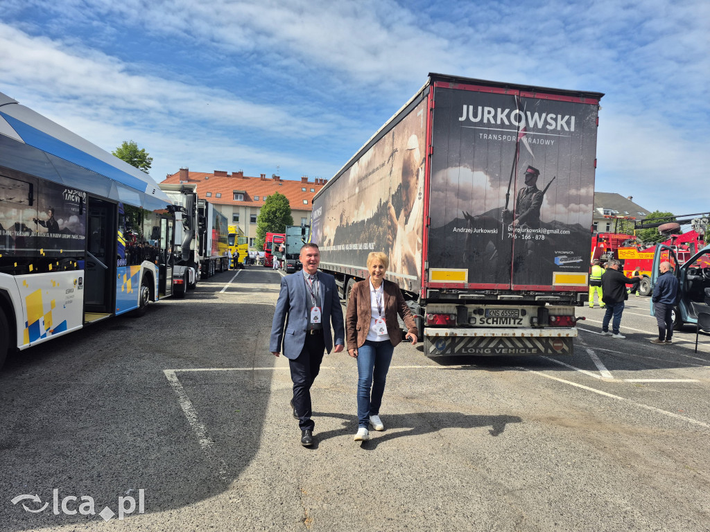 Wielkie ciężarówki i nowoczesny sprzęt