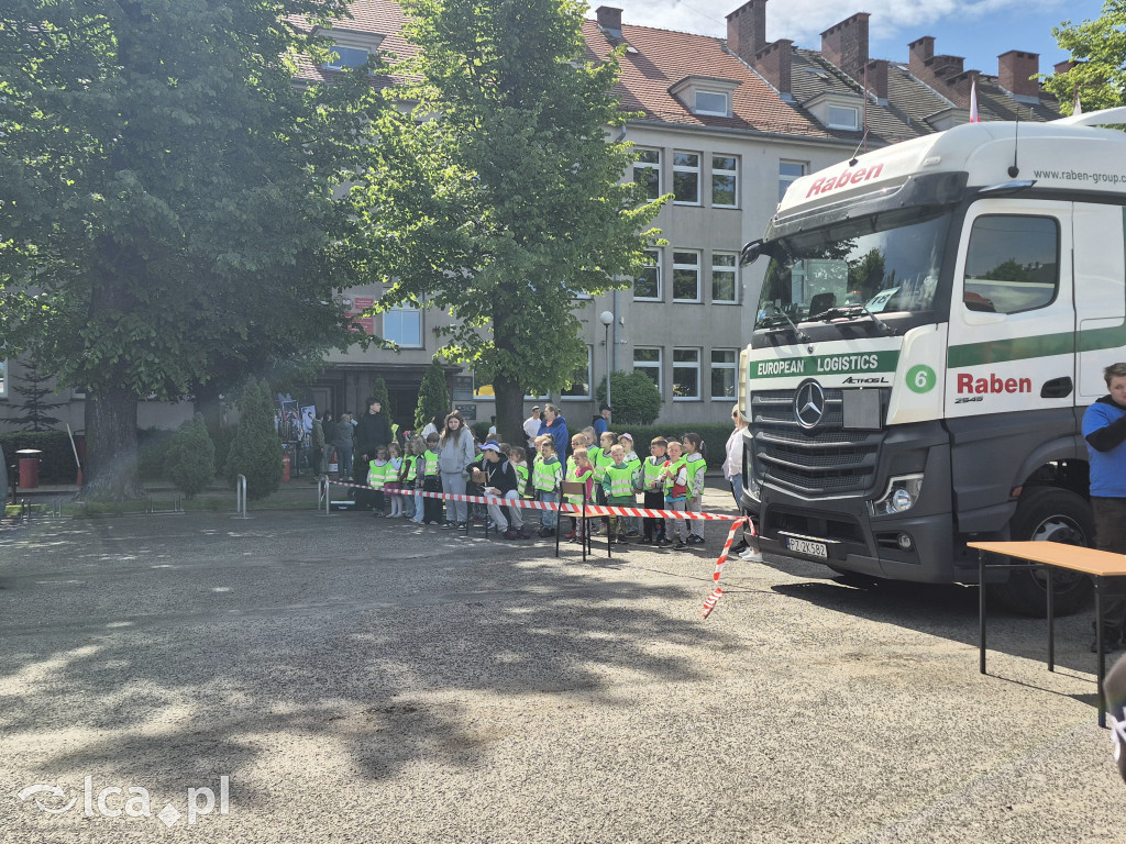 Wielkie ciężarówki i nowoczesny sprzęt
