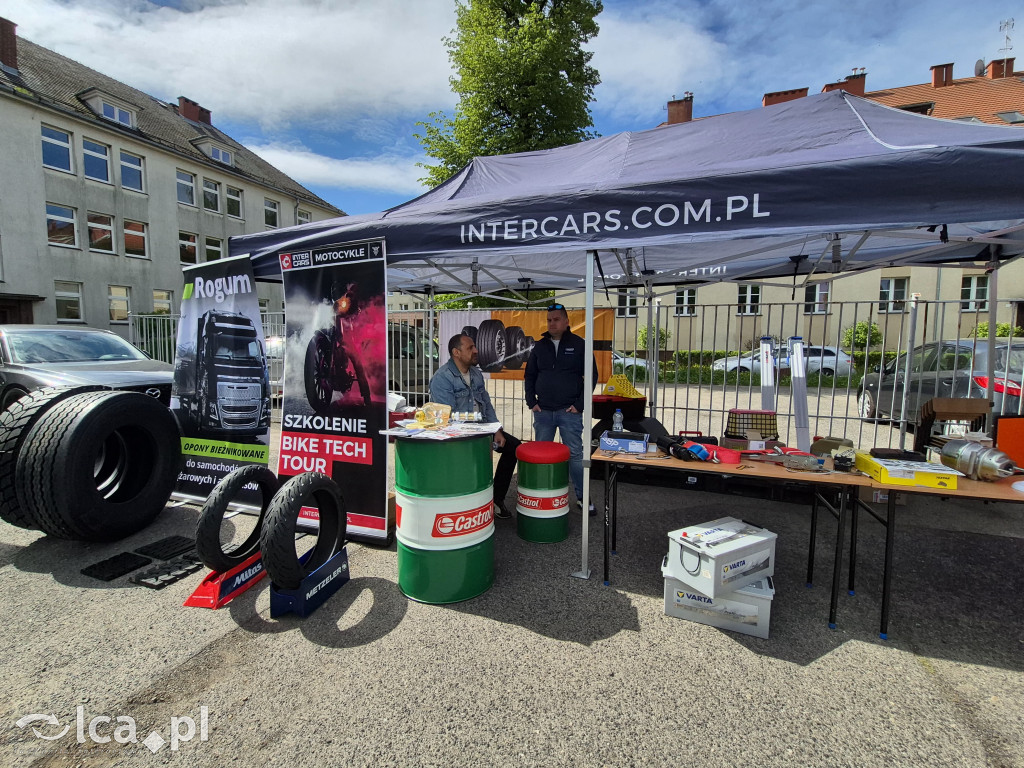 Wielkie ciężarówki i nowoczesny sprzęt