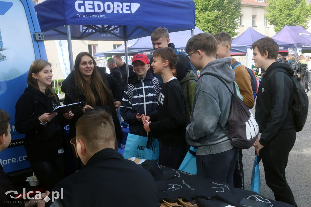 Wielkie ciężarówki i nowoczesny sprzęt