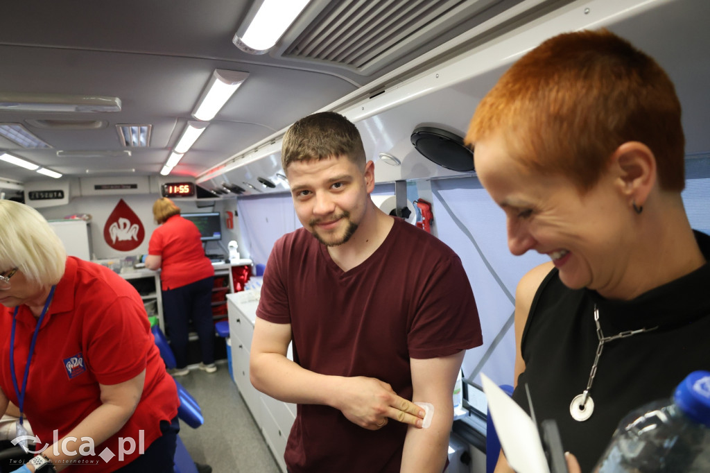 IX Hutnicza Zbiórka Krwi przed Hutą Miedzi Legnica