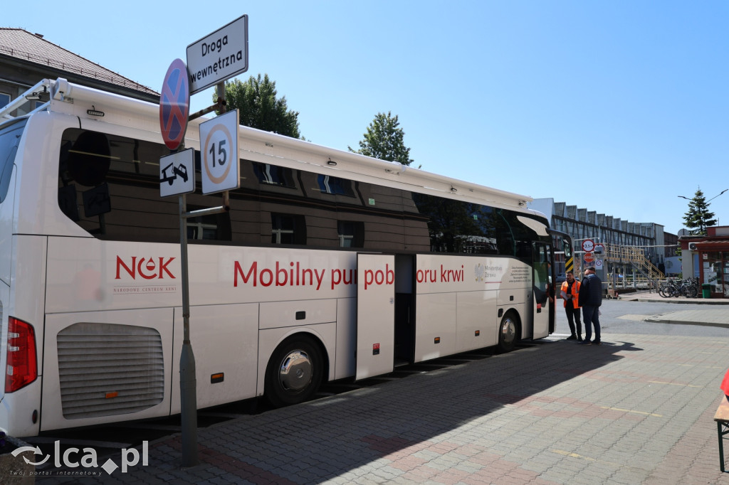 IX Hutnicza Zbiórka Krwi przed Hutą Miedzi Legnica