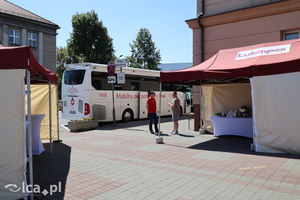 IX Hutnicza Zbiórka Krwi przed Hutą Miedzi Legnica