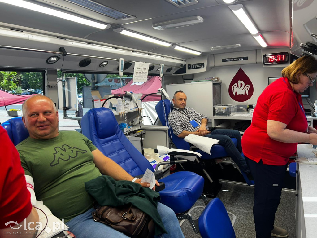IX Hutnicza Zbiórka Krwi przed Hutą Miedzi Legnica