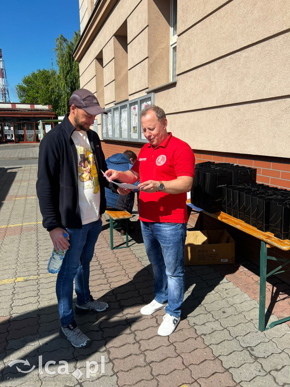 IX Hutnicza Zbiórka Krwi przed Hutą Miedzi Legnica