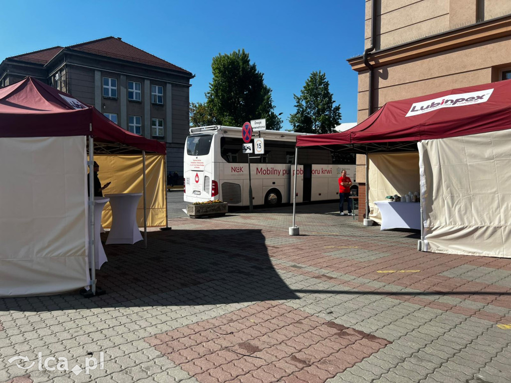 IX Hutnicza Zbiórka Krwi przed Hutą Miedzi Legnica