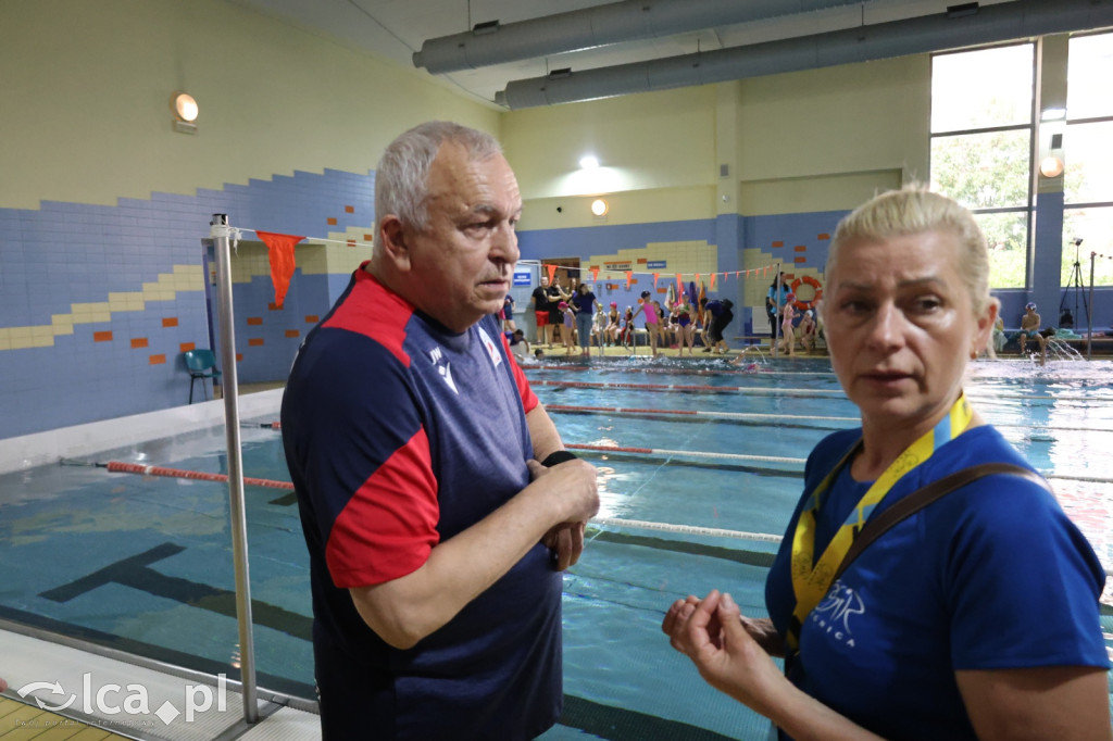 Zawody pływackie na Dzień Dziecka