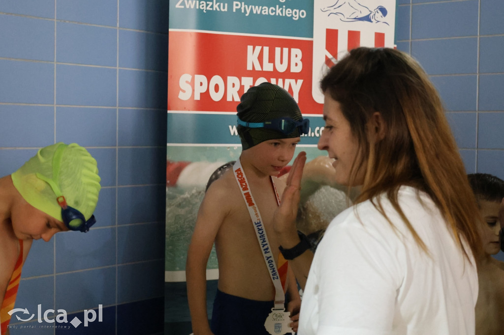 Zawody pływackie na Dzień Dziecka