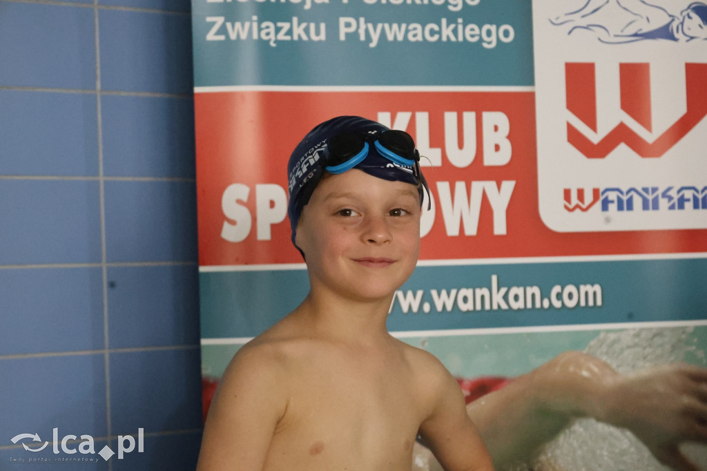 Zawody pływackie na Dzień Dziecka