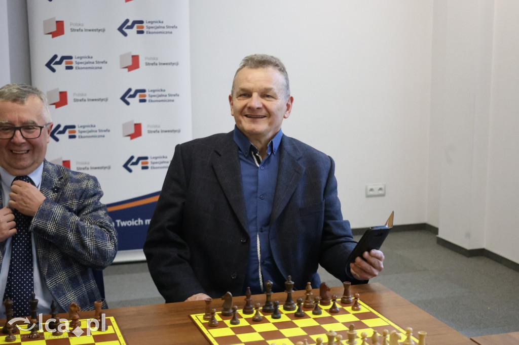 Arcymistrz Romanyszyn niepokonany w symultanie