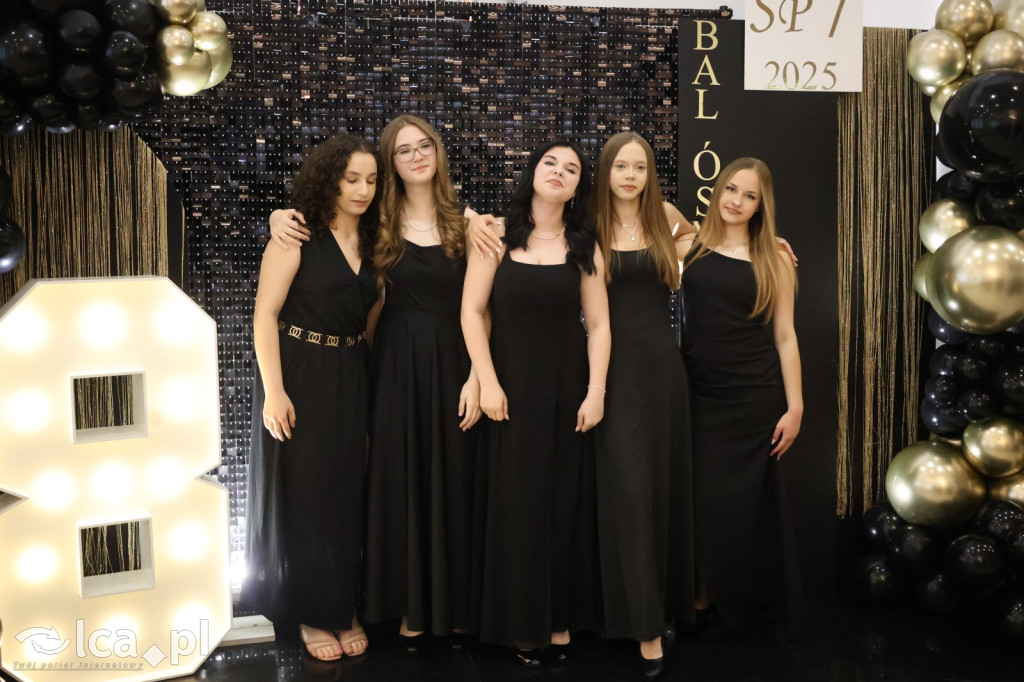 Bal ósmoklasisty w SP 7 zamknął ważny etap w życiu