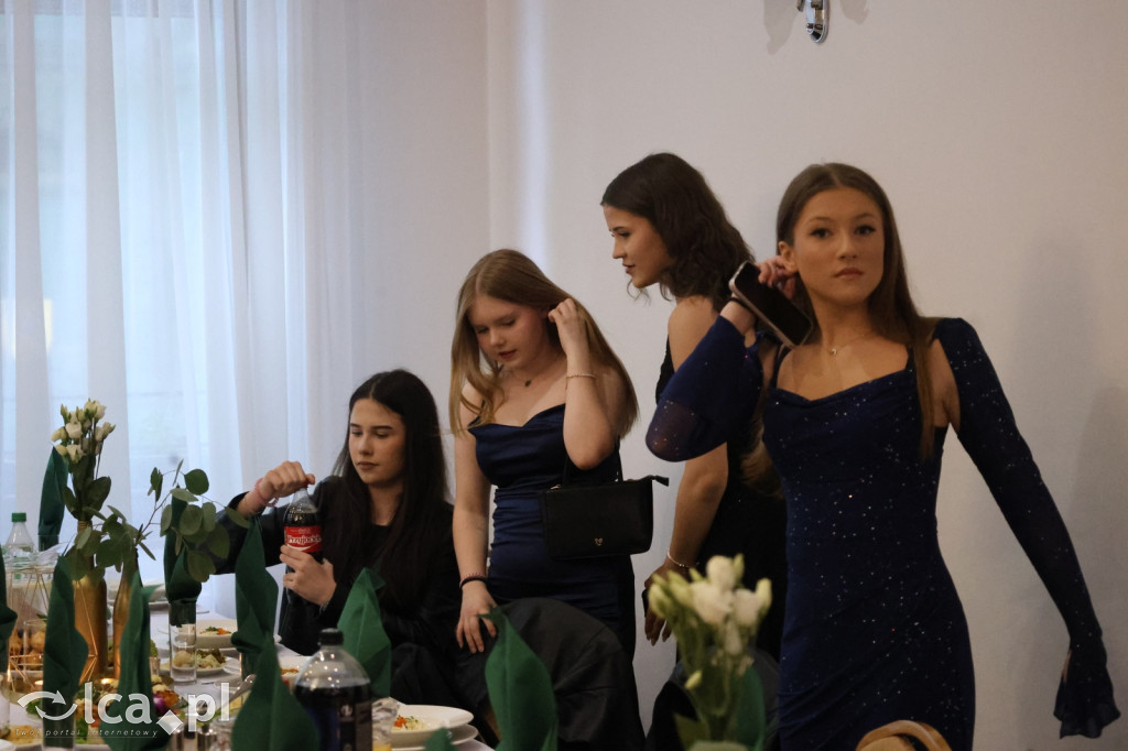 Bal ósmoklasisty w SP 7 zamknął ważny etap w życiu
