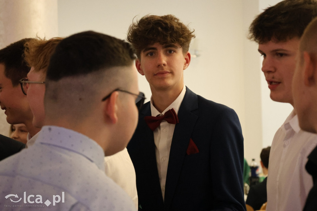 Bal ósmoklasisty w SP 7 zamknął ważny etap w życiu