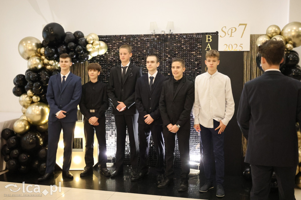 Bal ósmoklasisty w SP 7 zamknął ważny etap w życiu