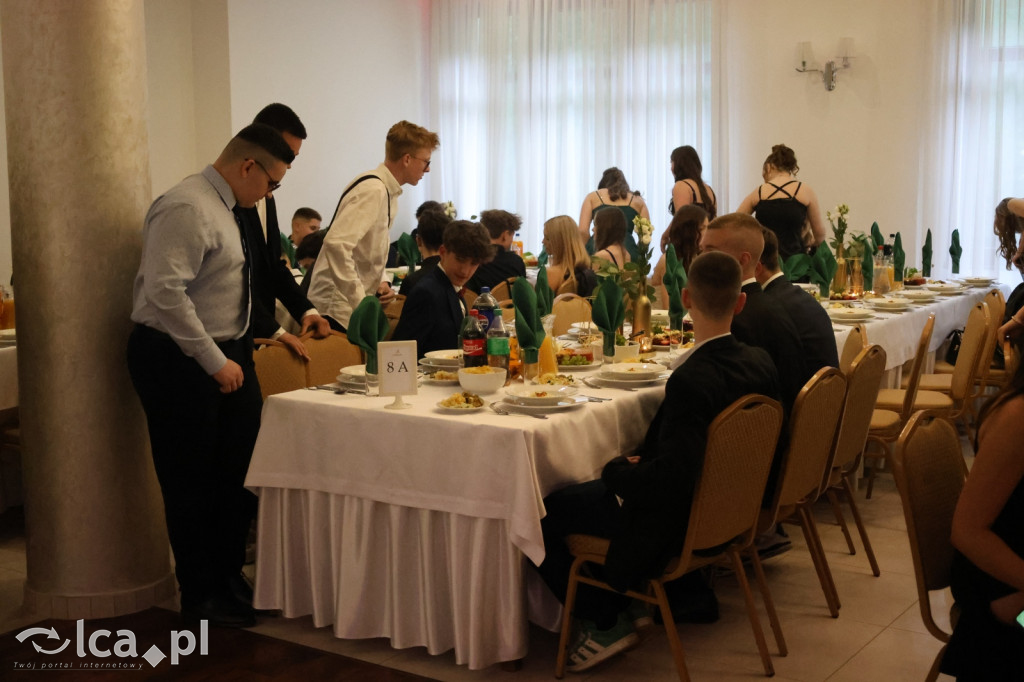 Bal ósmoklasisty w SP 7 zamknął ważny etap w życiu