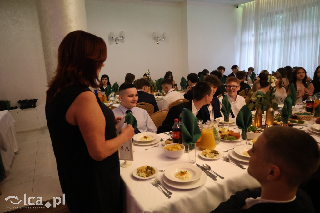 Bal ósmoklasisty w SP 7 zamknął ważny etap w życiu