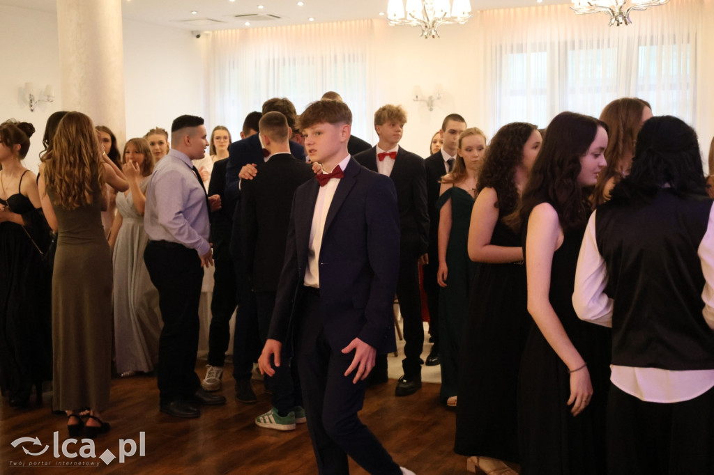 Bal ósmoklasisty w SP 7 zamknął ważny etap w życiu