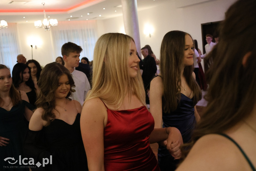 Bal ósmoklasisty w SP 7 zamknął ważny etap w życiu