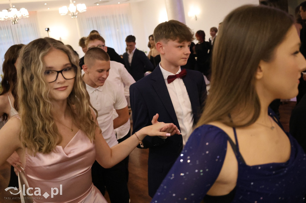 Bal ósmoklasisty w SP 7 zamknął ważny etap w życiu
