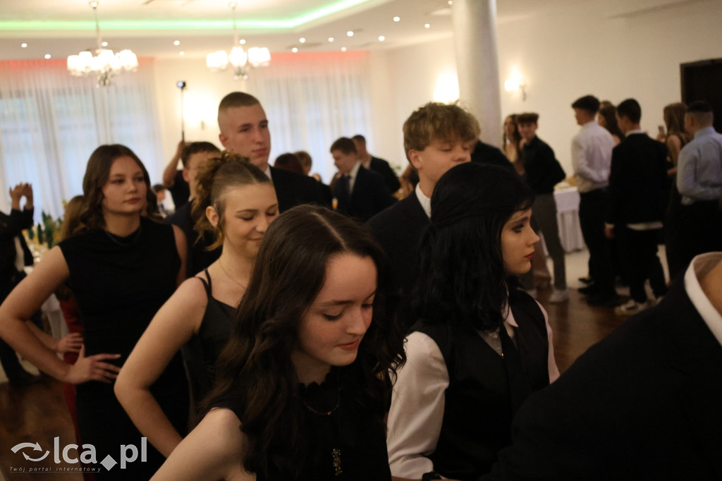 Bal ósmoklasisty w SP 7 zamknął ważny etap w życiu