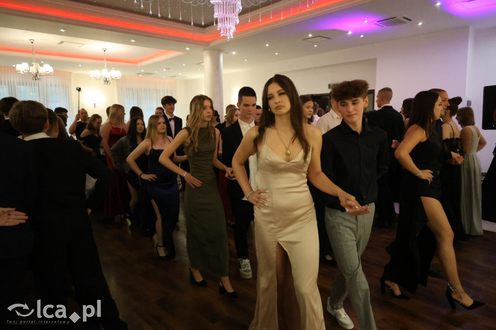 Bal ósmoklasisty w SP 7 zamknął ważny etap w życiu