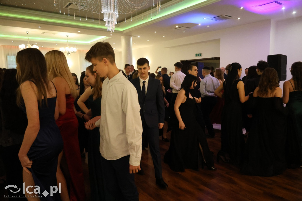 Bal ósmoklasisty w SP 7 zamknął ważny etap w życiu