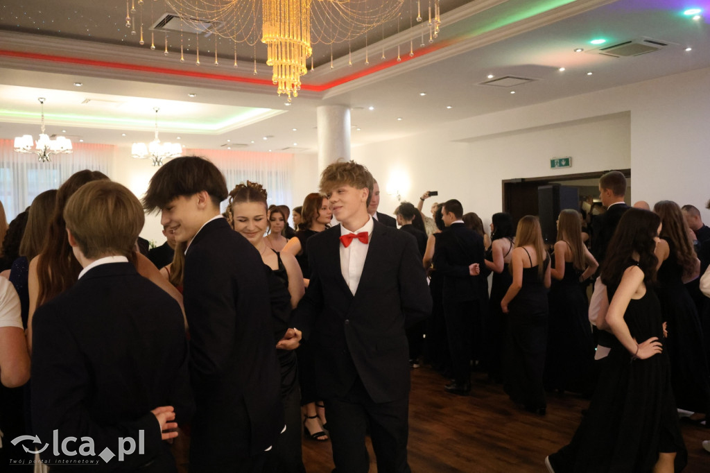 Bal ósmoklasisty w SP 7 zamknął ważny etap w życiu