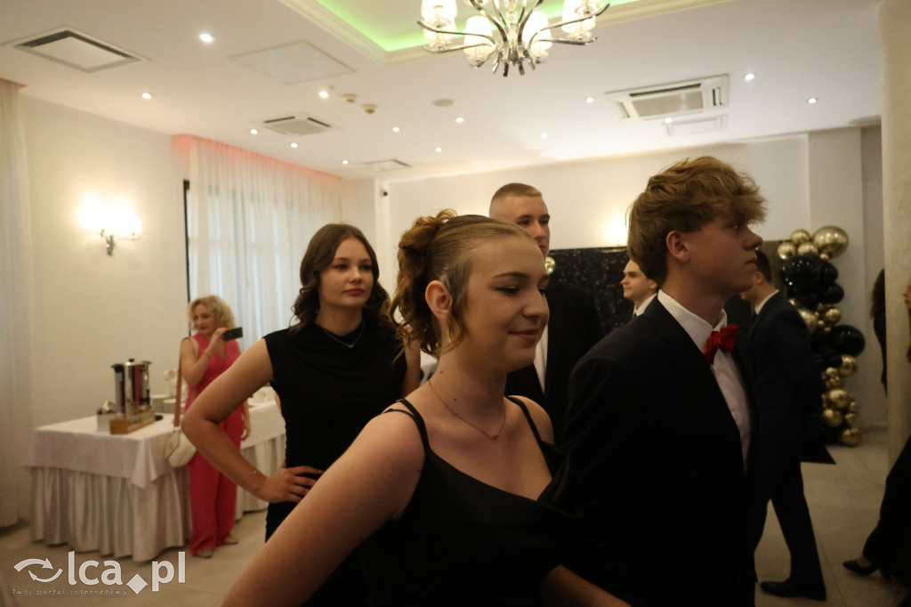 Bal ósmoklasisty w SP 7 zamknął ważny etap w życiu