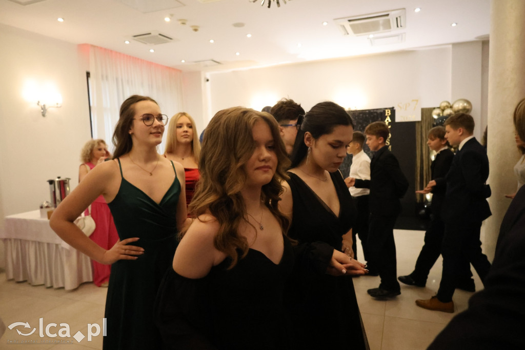 Bal ósmoklasisty w SP 7 zamknął ważny etap w życiu