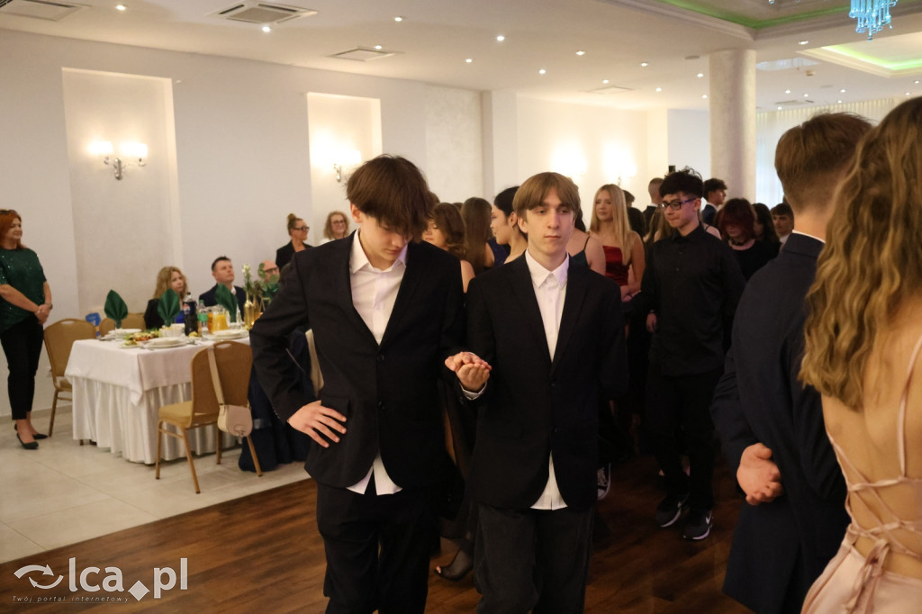 Bal ósmoklasisty w SP 7 zamknął ważny etap w życiu