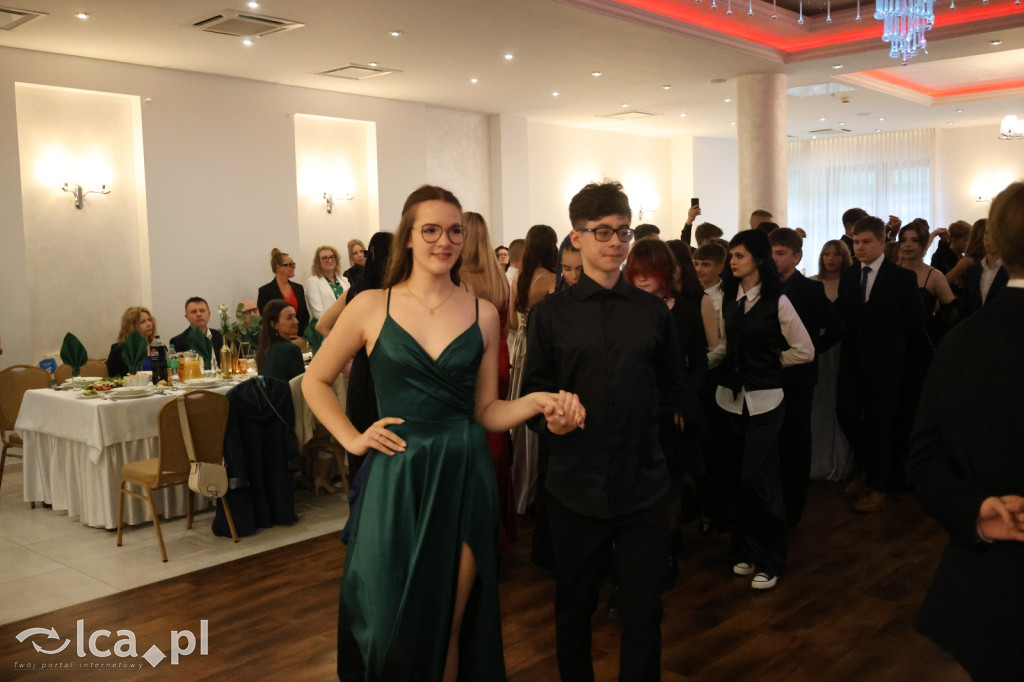 Bal ósmoklasisty w SP 7 zamknął ważny etap w życiu