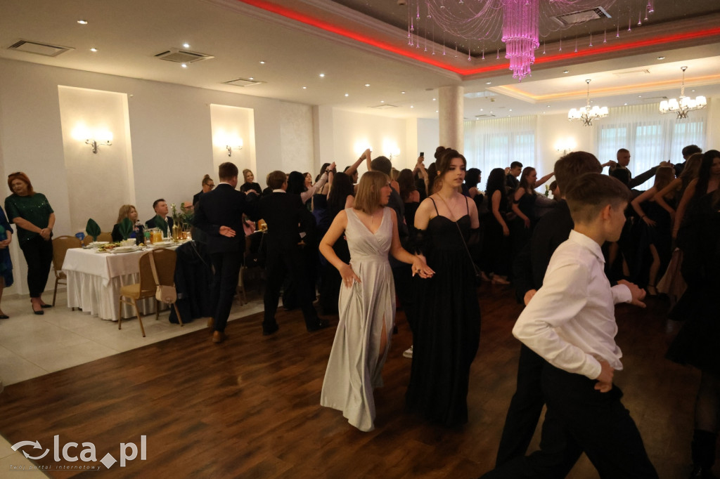 Bal ósmoklasisty w SP 7 zamknął ważny etap w życiu