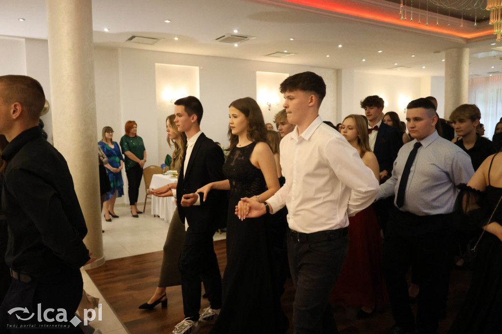 Bal ósmoklasisty w SP 7 zamknął ważny etap w życiu