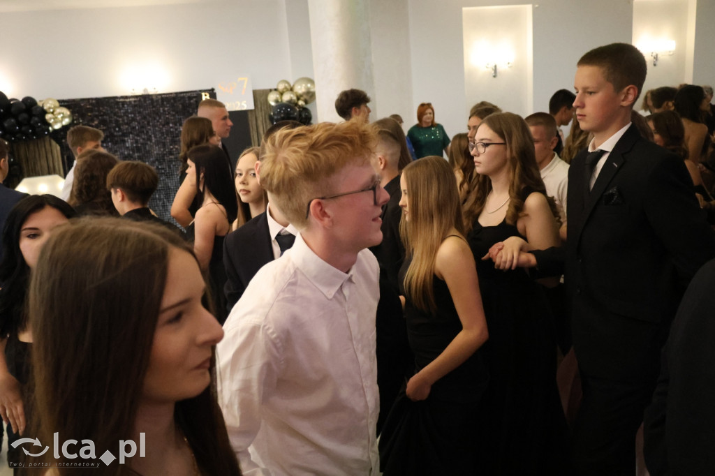 Bal ósmoklasisty w SP 7 zamknął ważny etap w życiu