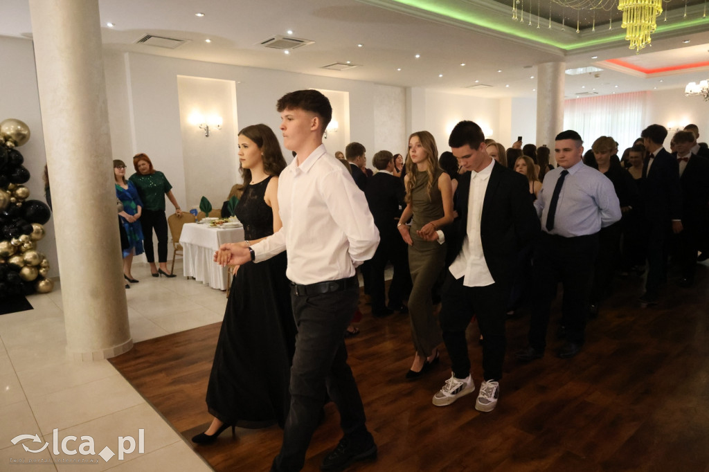Bal ósmoklasisty w SP 7 zamknął ważny etap w życiu