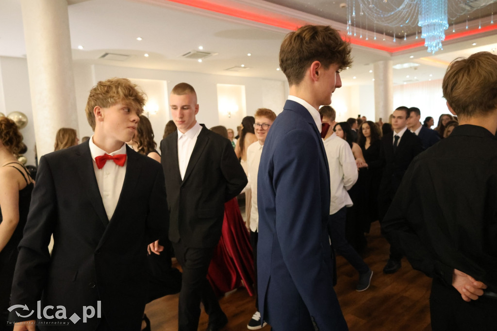 Bal ósmoklasisty w SP 7 zamknął ważny etap w życiu