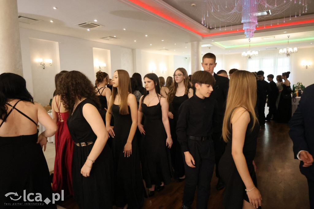 Bal ósmoklasisty w SP 7 zamknął ważny etap w życiu